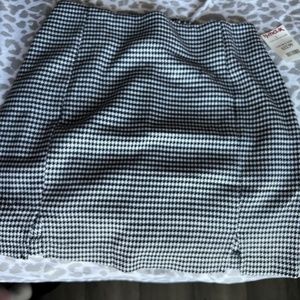Mini skirt goose foot pattern